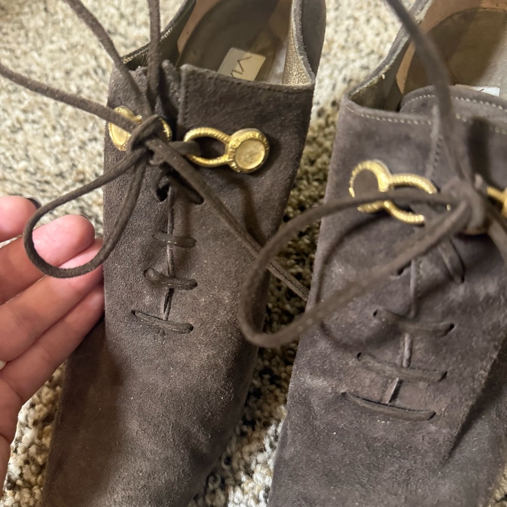 Via Spiga Vintage Italian Suede Flared Heel Shoe Golden Charm Womens Size 45 - Picture 6 of 9